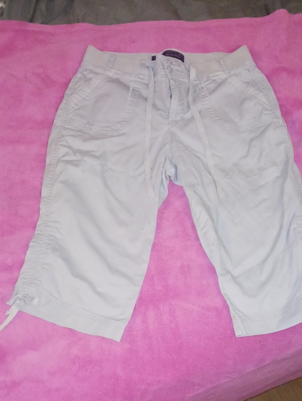 Gloria Vanderbilt Light Gray Drawstring Capris Sz 10